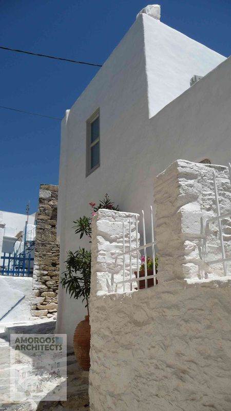 Design, planning and restoration of an old village house (68m2) in Chora Amorgos, with the addition of a floor.