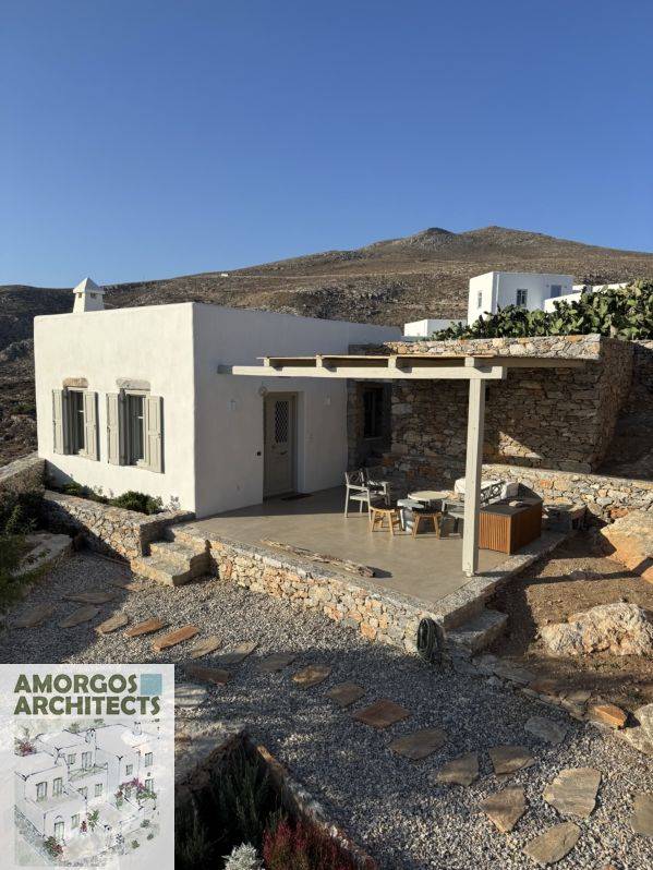Design and construction of two new ground-floor residences and a ground-floor storage building, with preservation of an existing old building, in Chora, Amorgos.